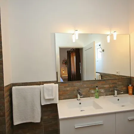 Casa Da Colina * קארבואירו